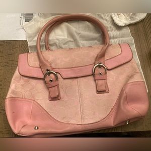 Pink Coach hand bag minor scuffs great size for every day use
